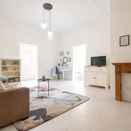 My Place In The Floriana